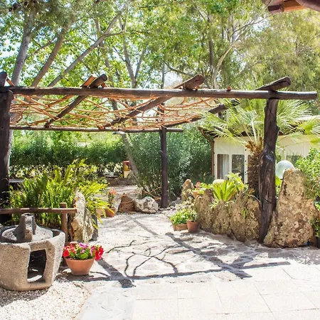 Osalla Garden Bungalow Orosei